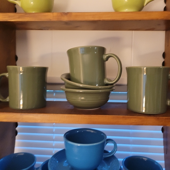 Fiestaware  mugs and teacups 🍵  $8 teacups  $12 mug.  Variety of colors - Picture 8 of 10